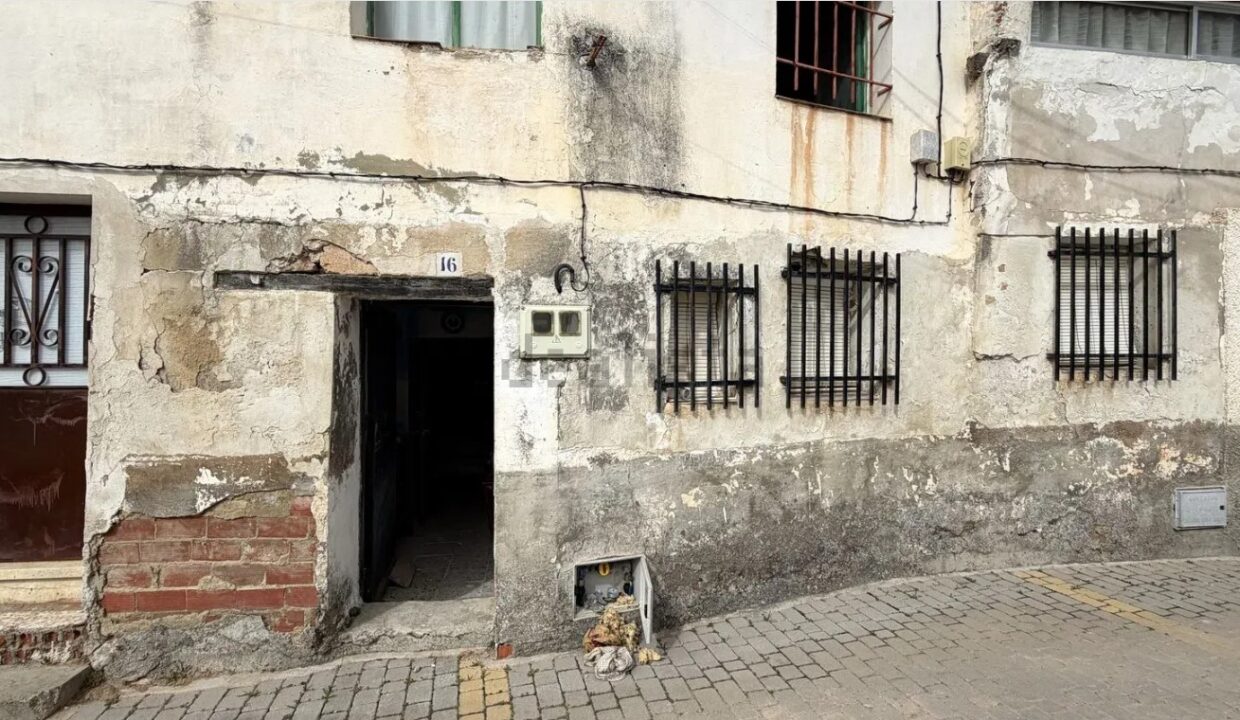 Casa de pueblo en venta en Calle Soledad (1)