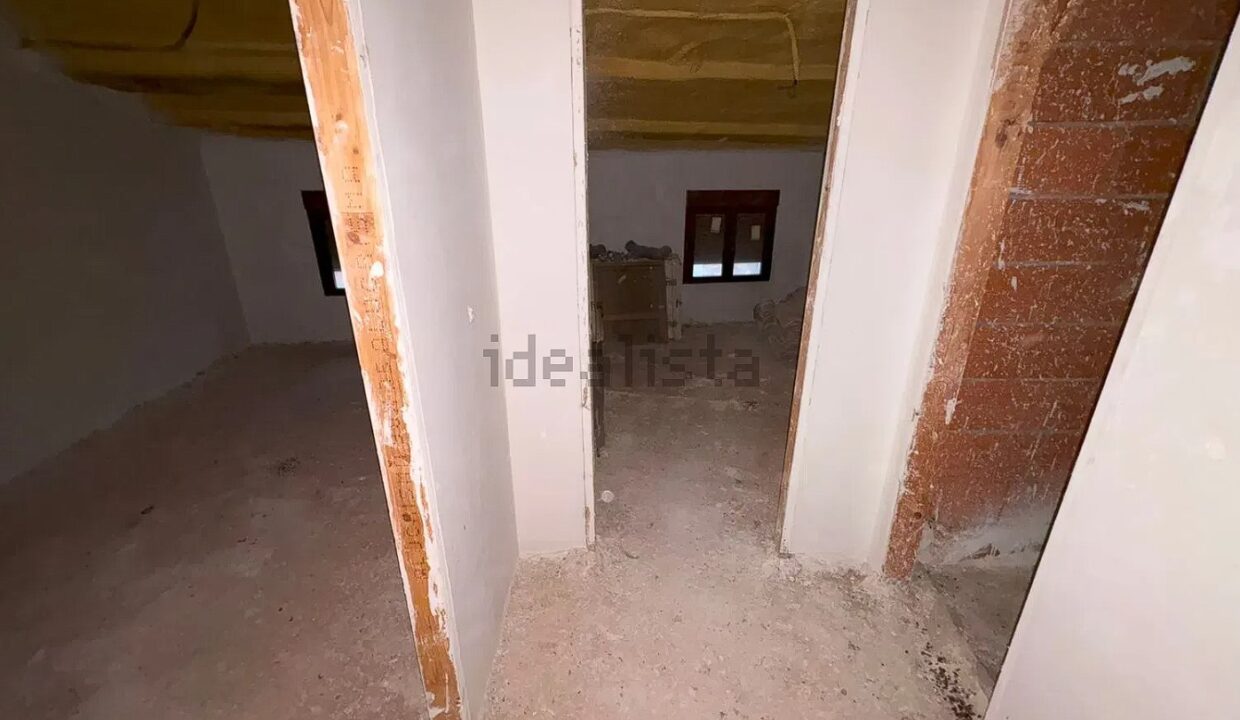 Chalet adosado en venta en Calle Mayor (18)