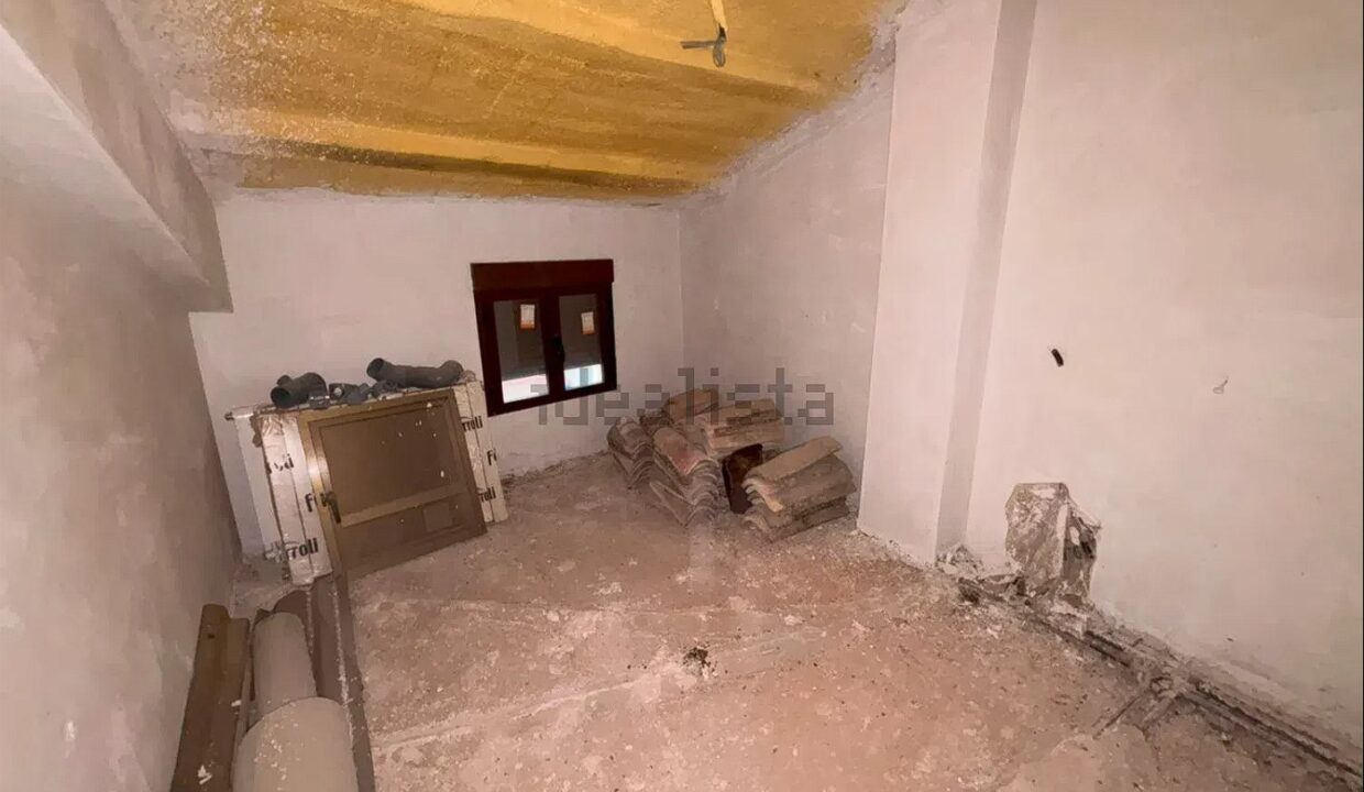 Chalet adosado en venta en Calle Mayor (20)